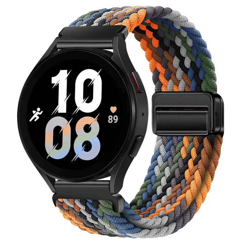 Schwarze Smartwatch mit orange-grauem gewebtem Magnetarmband auf weißem Hintergrund.
