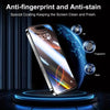 iPhone mit Anti-Fingerprint- und Anti-Stain-Beschichtung vor leuchtend blauer Hintergrund