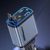 Silberner LED-Ambientbeleuchtungs-Auto-Ladegerät mit USB-C und PD-Schnellladeanschlüssen in eine Fahrzeugsteckdose eingesteck