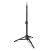 Soporte trípode portátil ajustable negro con poste vertical y base de tres patas.