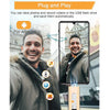 Un hombre usa una memoria USB plug and play para grabar videos y fotos en un teléfono Android.