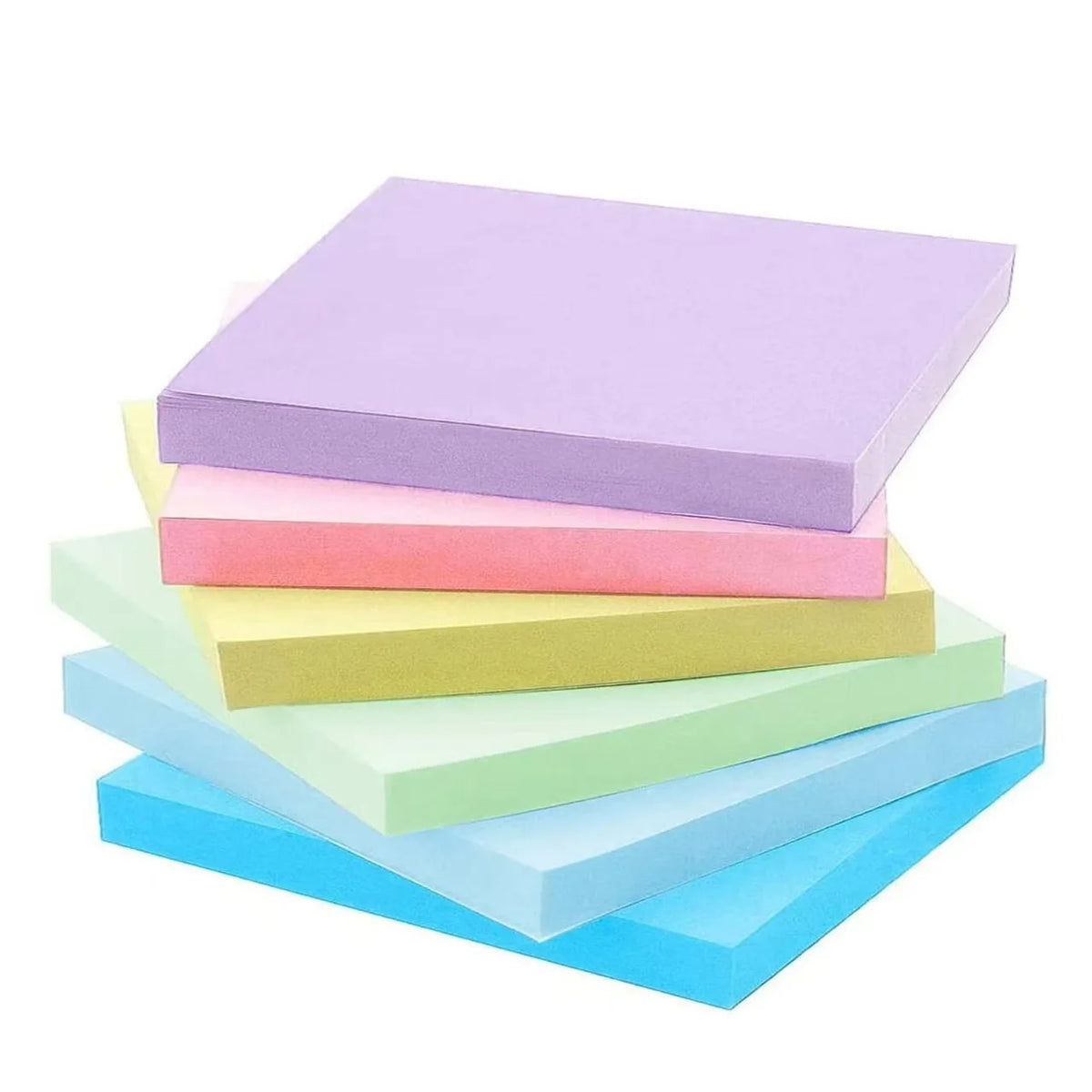 Ein Stapel bunter quadratischer selbstklebender Haftnotizen in Violett-, Rosa-, Gelb- und Blautönen.