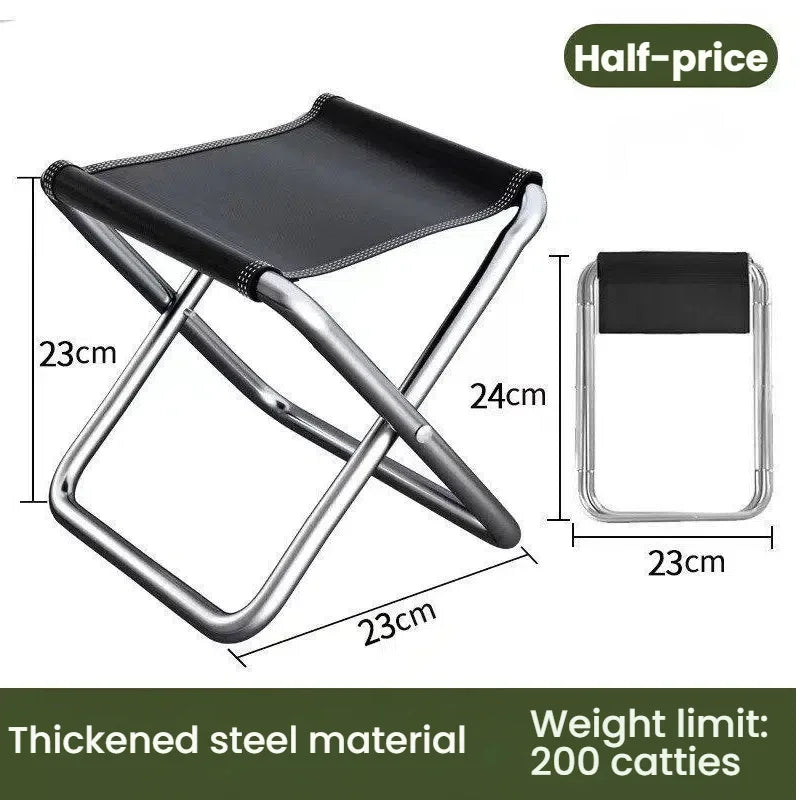 Taburete plegable portátil negro de material de acero espesado, con dimensiones y límite de peso.