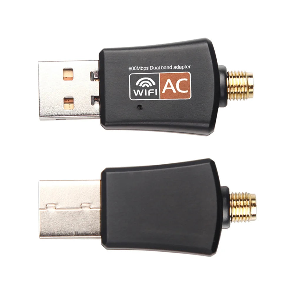 Adaptador USB WiFi de doble banda de 600Mbps en color negro con conector para portátil.