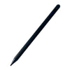 Un stylet capacitif noir de précision est montré en diagonale sur un fond blanc.
