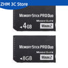 Dos tarjetas MemoryStick Pro Duo negras, de 4GB y 8GB, para consola PSP.