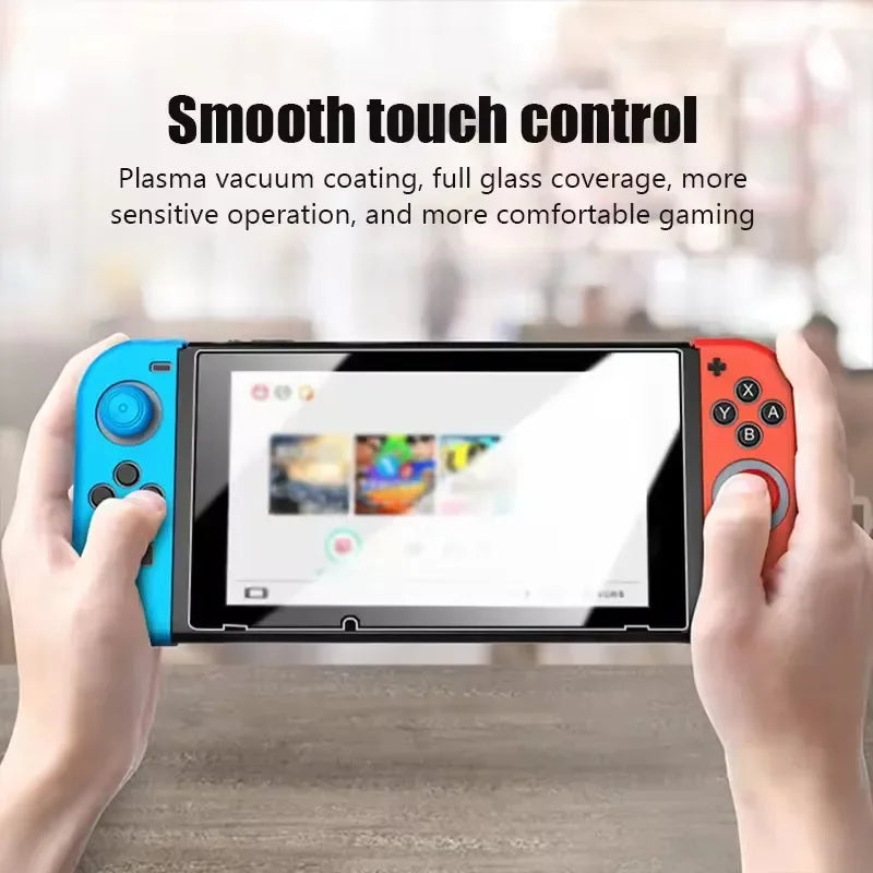 Hände halten eine Nintendo Switch-Konsole mit Schutzfolie, die sanfte Touch-Steuerung demonstriert.