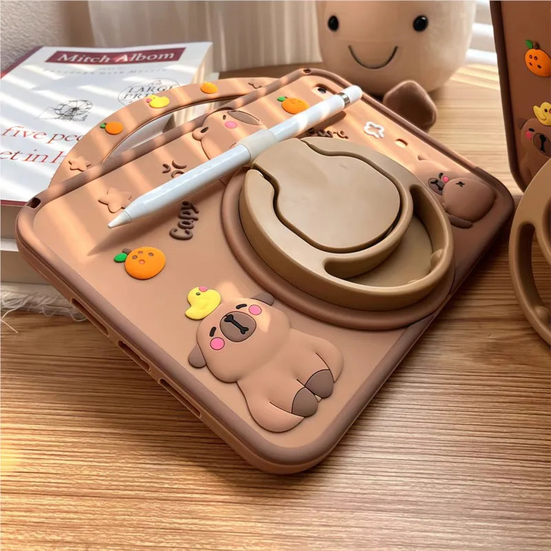 Silikon-Schutzhülle für iPad Pro in Beige mit niedlichen Teddybären-Designs.
