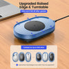 Ratón electrónico azul jinete diseñado para evitar que la computadora se apague, mostrado sobre una superficie de madera.