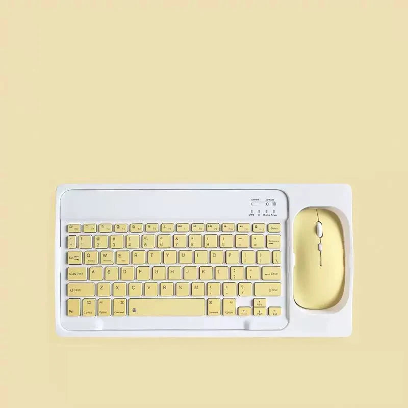 Weiße Mini-Bluetooth-Tastatur und Maus-Kombination mit gelben Akzenten