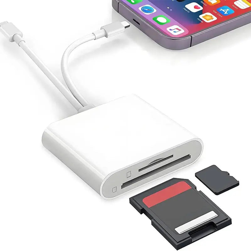 Adaptador digital universal blanco con cable y tarjeta de almacenamiento negra junto a un iPhone.