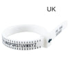 Weißes Präzisionsmessband und Ringmaßwerkzeug mit Buchstaben- und UK-Kennzeichnung.