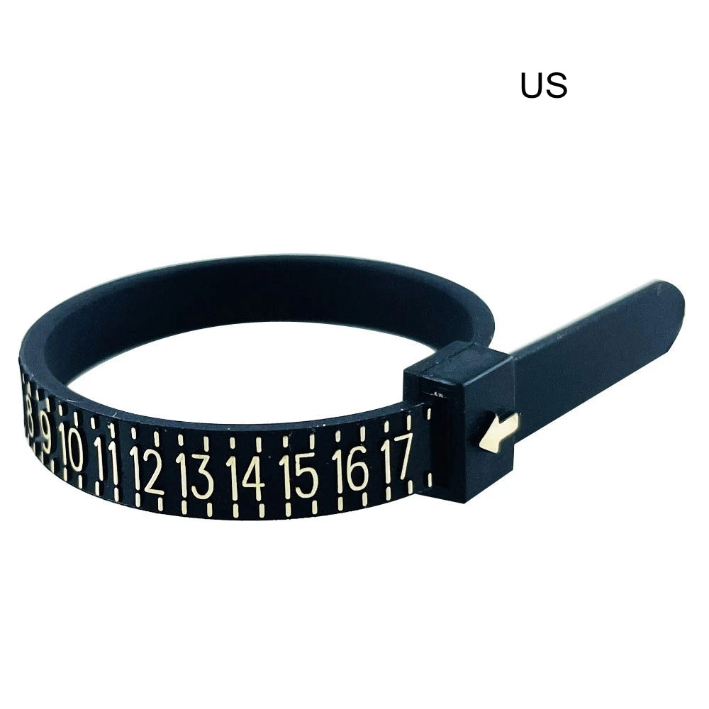 Schwarzes Präzisionsmessband und Ringmaße mit nummerierten Markierungen auf dem Riemen.