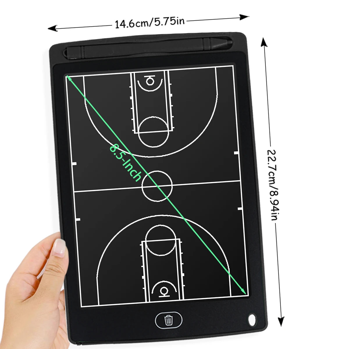 Schwarzes taktisches Strategie-Markierungsbrett für Sporttraining, zeigt ein Basketballfeldlayout mit einer grünen Linie als 