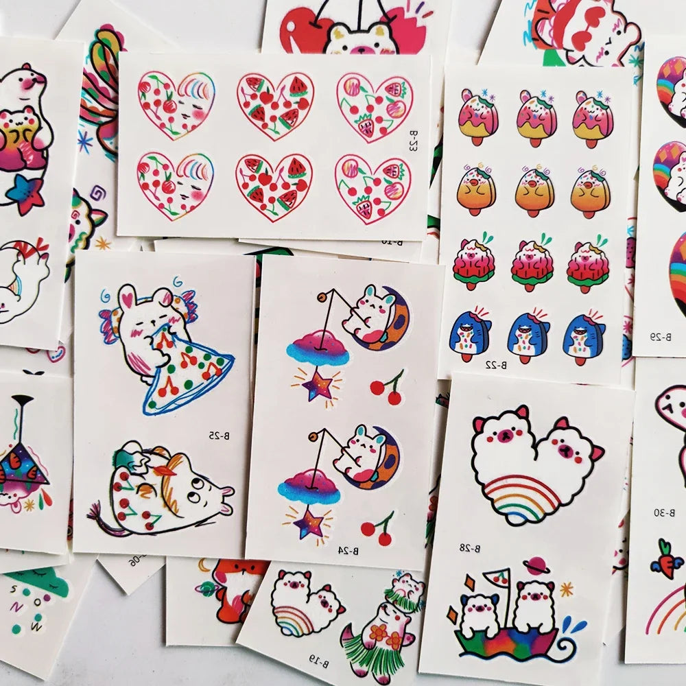 Colección de pegatinas temporales de múltiples diseños con corazones, animales y patrones coloridos.
