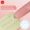 Un tubo rosa de pegamento de puntos de diamante y cinta adhesiva fuerte se aplica en papel verde claro.