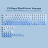 Präsentation von 136 seitlich gedruckten Keycaps für mechanische Tastaturen, verschiedene Reihen und Größen.