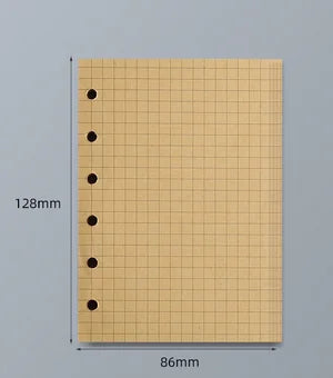 Cuaderno de tono canela con rejilla y perforaciones en el lado izquierdo, dimensiones 128mm x 86mm.