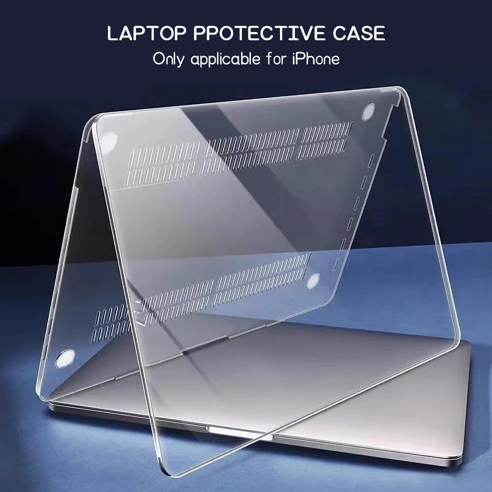 Una funda protectora transparente para iPhone, mostrada en una presentación inclinada.