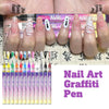 Une main tient un set de stylos graffiti pour ongles avec diverses décorations et couleurs.