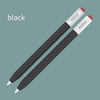 Une paire de coques de protection en silicone noir pour stylet Xiaomi, vue en diagonale sur un fond vert sourd.
