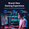 Ein junger Mann spielt ein Videospiel auf einem Computer mit Kopfhörern und demonstriert eine brandneue Gaming-Erfahrung.