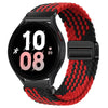 Schwarze Smartwatch mit rot-schwarz gemustertem Magnetarmband, die 10:08 anzeigt.