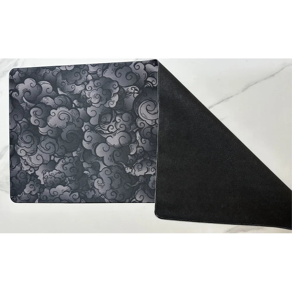 Alfombrilla anti-deslizante negra con patrón de nube arremolinada para gaming y portátil
