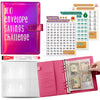 Pinkes Umschlag-Spar-Herausforderungs-Tracker mit nummerierten Seiten und passendem pinkem Budget-Binder-System.