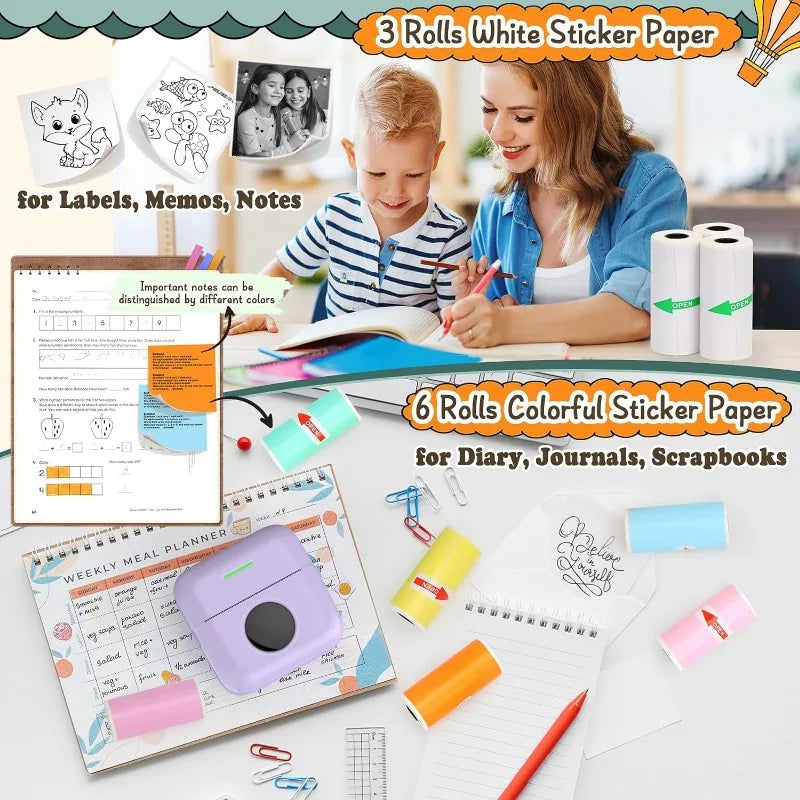 Eine Sammlung weißer und farbenfroher Stickerpapiere für Etiketten, Memos und Scrapbooking neben einem Laptop und Schreibmate
