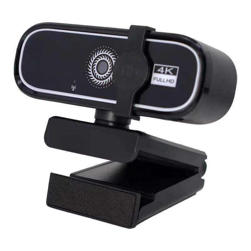 Schwarze 4K/2K USB-Webcam mit eingebautem Mikrofon, montiert auf einem Stativ.