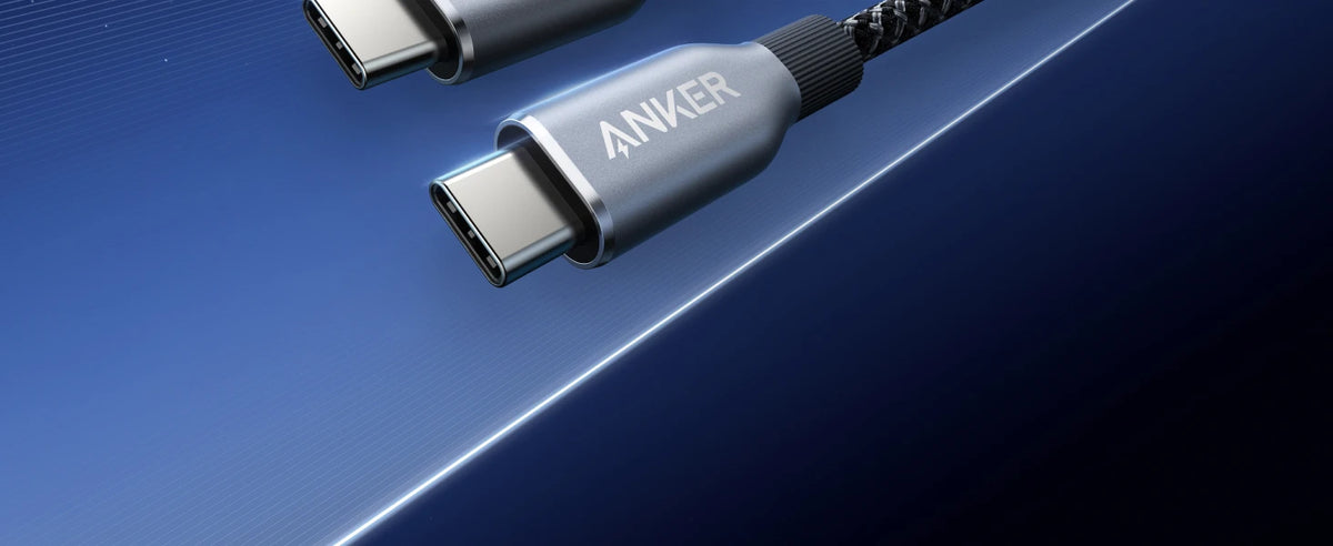 Silberner Anker USB-C auf USB-C Ladekabel vor blauem digitalem Hintergrund