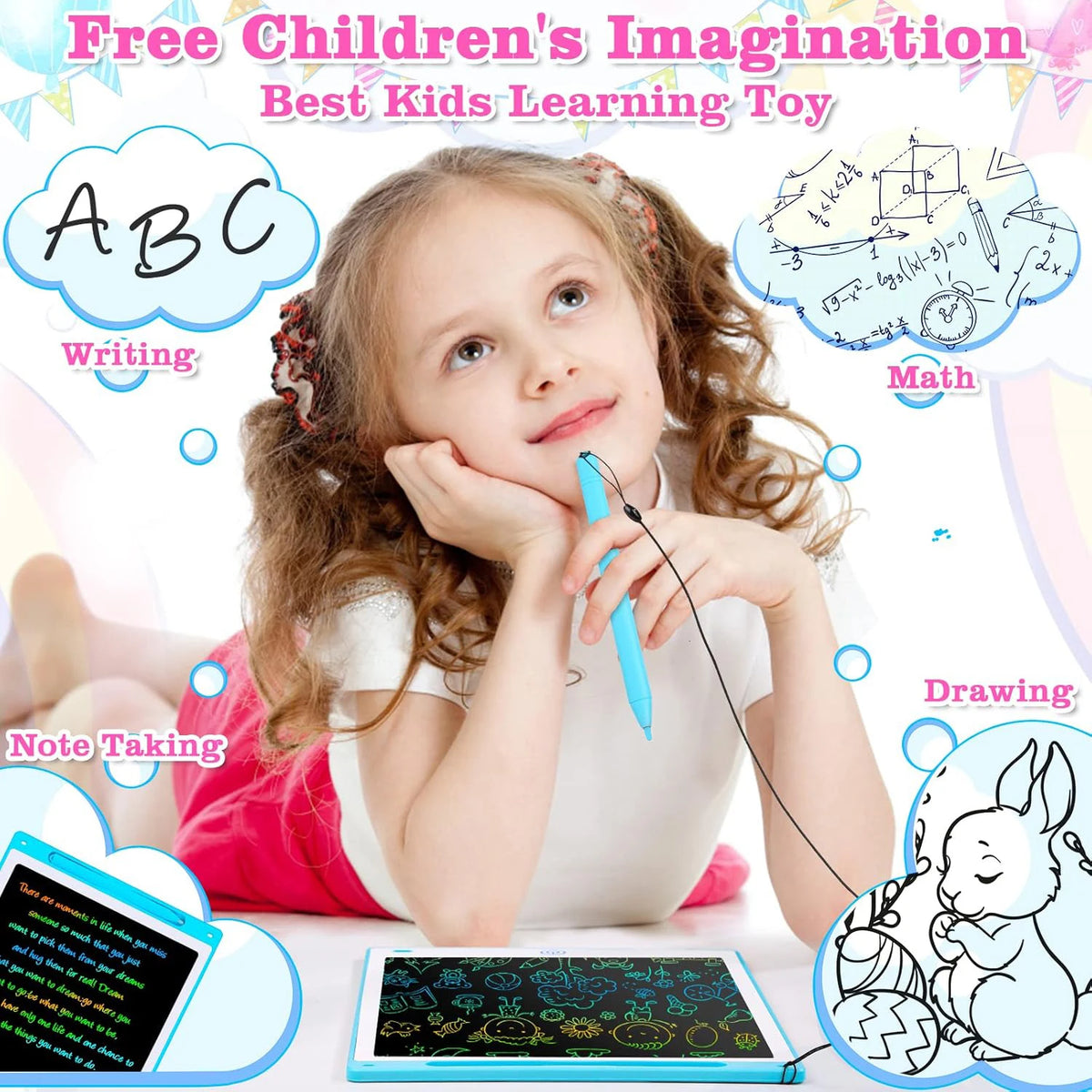 Ein junges Mädchen benutzt ein LCD-Zeichentablet, um ABC- und Rechenfähigkeiten zu üben.