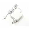 Adaptateur secteur USB-C blanc de 65W pour ordinateur portable avec câble enroulé blanc.