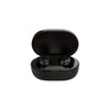 Auriculares inalámbricos Bluetooth negros en su estuche de carga.