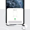 Un smartphone affiche un écran de connexion pour écouteurs SXZ-i7, avec les écouteurs filaires blancs visibles en dessous.