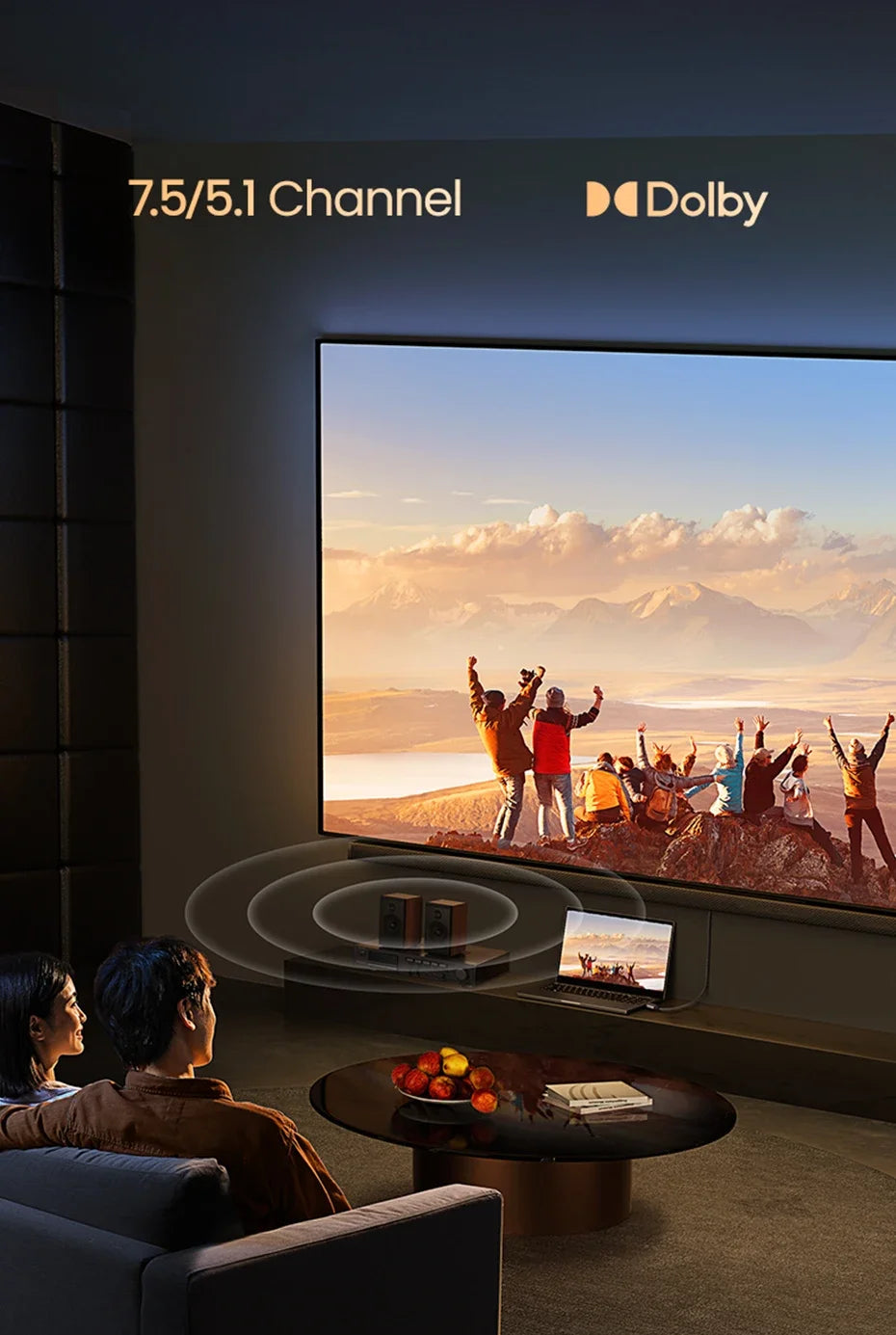 Fernseher mit Landschaftsszene bei Sonnenuntergang, verbunden durch USB-C auf HDMI 2.1.