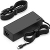 Schwarzer 100W USB-C Laptop-Ladegerät mit Kabel auf weißem Hintergrund.