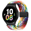 Schwarze Smartwatch mit bunter, geflochtener Magnetarmband auf weißem Hintergrund