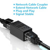 Schwarzer Netzwerkkabel-Kuppler zum Verlängern oder Verbinden von Ethernet-Kabeln.