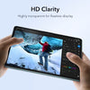 Eine Hand hält ein iPad mit einer Landschaft, die die HD-Klarheit des gehärteten Displayschutzglases hervorhebt.