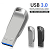 Silberner USB 3.0 Metall-USB-Stick in Seitenansicht mit verschiedenen Kapazitätsoptionen.