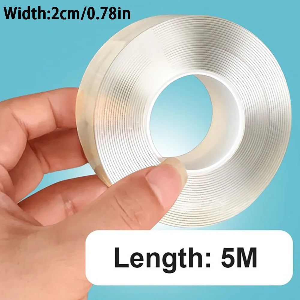 A hand holds a roll of clear adhesive tape with a 5-meter length and a width of 2cm.