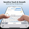 Nahaufnahme einer Hand, die eine iPhone-Oberfläche mit sanfter Berührung und glatter Anzeige bedient.