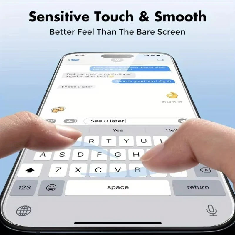 Nahaufnahme einer Hand, die eine iPhone-Oberfläche mit sanfter Berührung und glatter Anzeige bedient.
