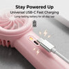Pinker tragbarer USB-C Schnelllade-Mini-Lüfter mit angeschlossenem Ladekabel.