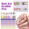 Un set de stylos de graffiti pour ongles avec diverses couleurs et pointes sur fond violet.