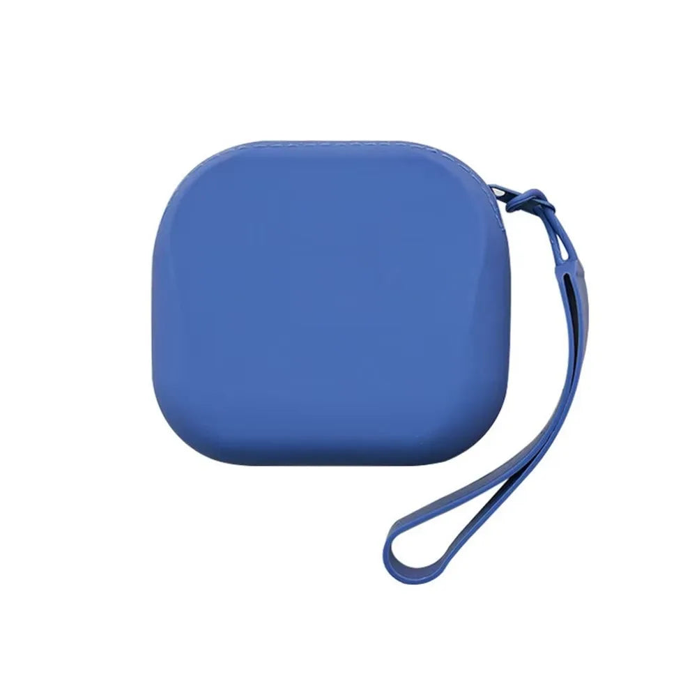 Blaue Silikon-Make-Bag mit Trageriemen, von oben gezeigt.