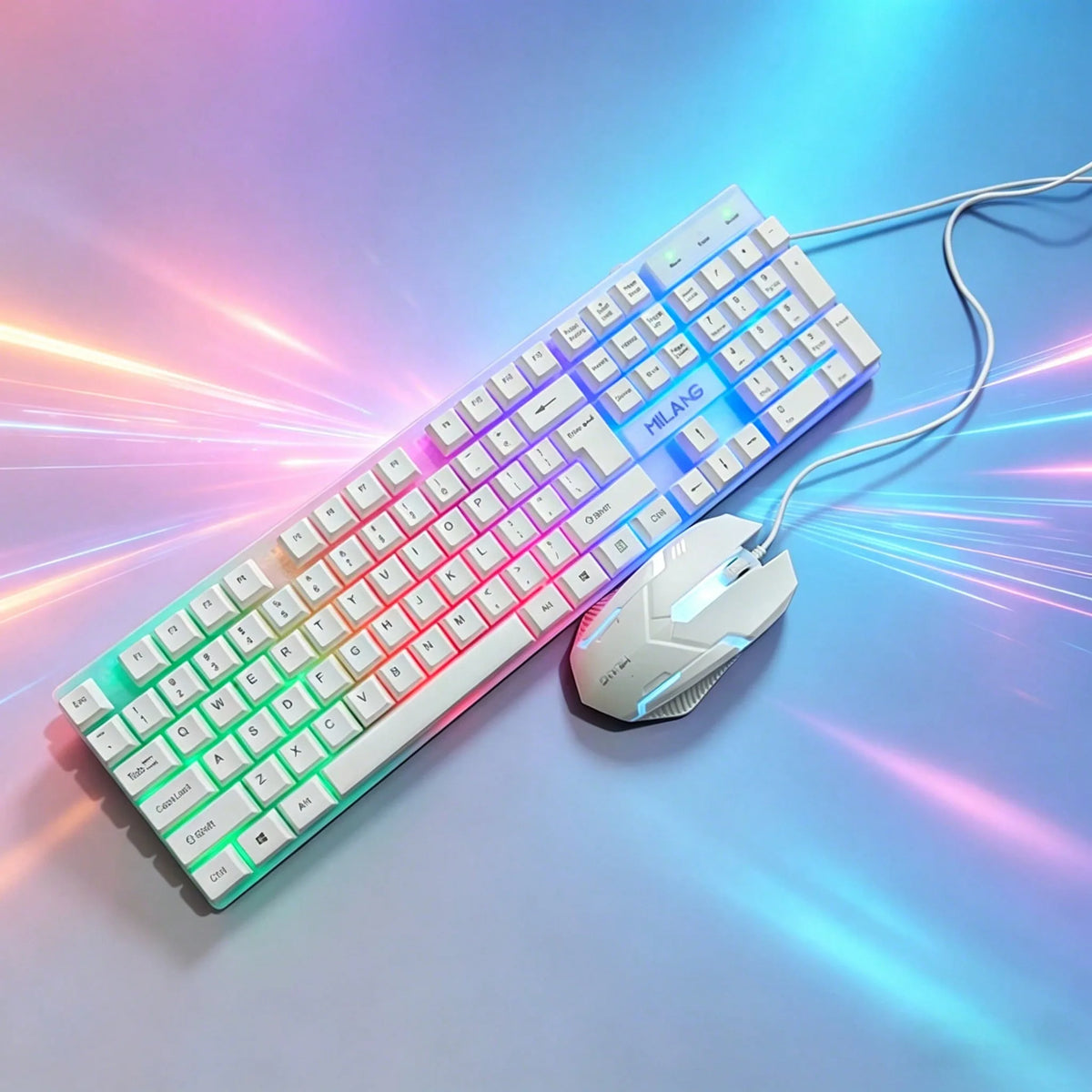 RGB-beleuchtete mechanische Tastatur und Maus-Kombiset mit farbigem Licht auf hellblauer Oberfläche.