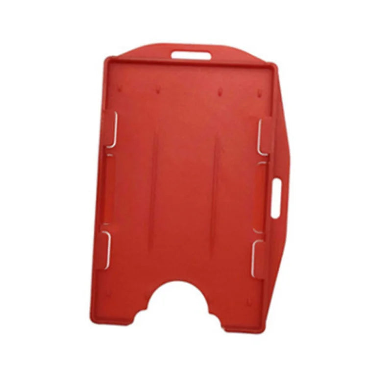 Porta credenciales de plástico rojo con ranuras para sostener insignias.